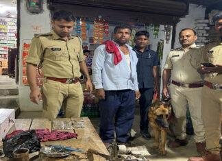 खैनी दुकान पर छापेमारी, 62 ग्राम गांजा के साथ आरोपी गिरफ्तार