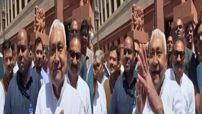 Breaking : राज्यसभा सांसद के तौर पर शपथ लेने के बाद पटना पहुंचे CM नीतीश