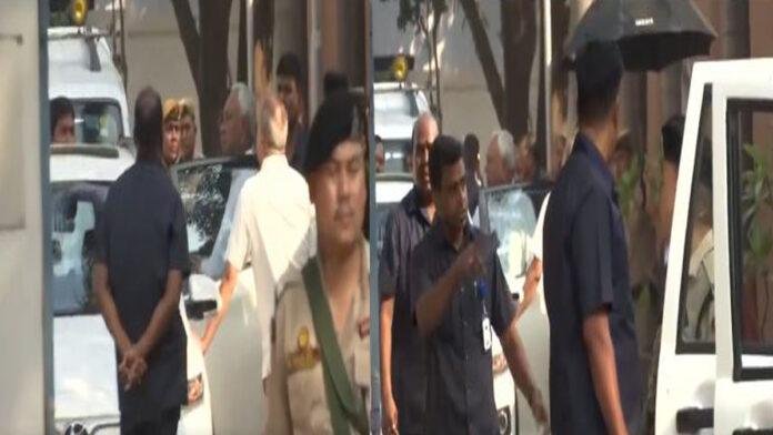 बेटे के साथ CM आवास से निकलकर नए आवास के लिए रवाना हुए नीतीश कुमार