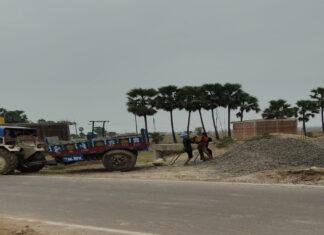 अवैध गिट्टी बालू का कारोबार, नाबालिग से लोडिंग, माफिया गिरोह का आतंक