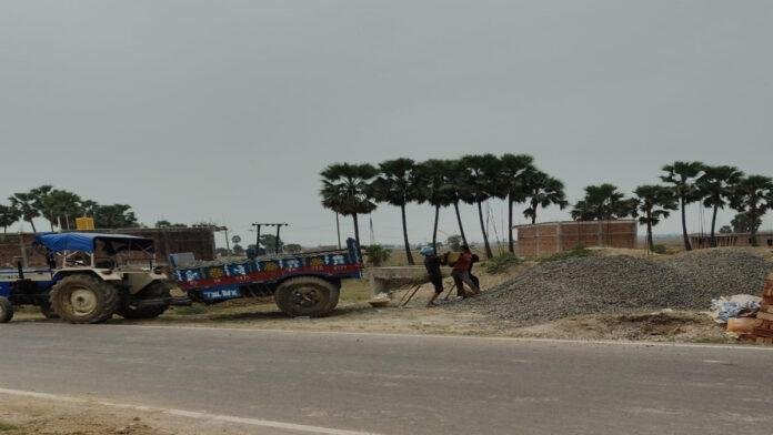 अवैध गिट्टी बालू का कारोबार, नाबालिग से लोडिंग, माफिया गिरोह का आतंक