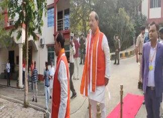 एकदिवसीय दौरे पर लखीसराय पहुंचे विजय सिन्हा, जिला प्रशासन की तरफ से दिया गया ‘गार्ड ऑफ ऑनर’ एकदिवसीय दौरे पर लखीसराय पहुंचे विजय सिन्हा, जिला प्रशासन की तरफ से दिया गया 'गार्ड ऑफ ऑनर'