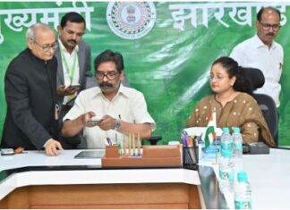 Jharkhand Census 2027 Update: CM हेमंत सोरेन ने पूरी की Self Enumeration, लोगों से भागीदारी की अपील