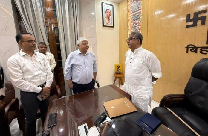 Urban Development: मंत्री नीतीश मिश्रा ने संभाला पदभार, Bihar में Ease of Living मजबूत करने पर जोर