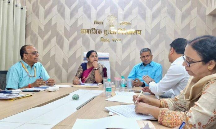 Life Certificate Update: 30 मई तक जीवन प्रमाणीकरण कराएं पेंशनधारी, मंत्री डॉ. श्वेता गुप्ता की अपील