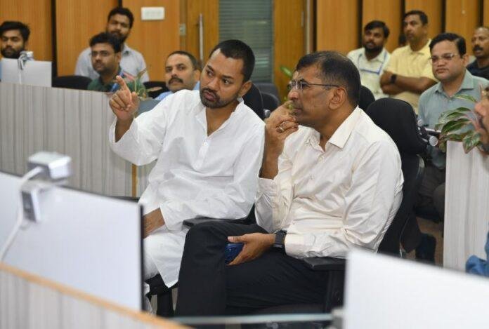 Bihar Health System Monitoring: स्वास्थ्य मंत्री निशांत ने कंट्रोल सेंटर से जिला अस्पतालों की ली लाइव रिपोर्ट