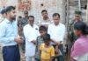 Palamu Administration: अनाथ बच्चों से मिलने 80 किमी दूर गांव पहुंचे डीसी, योजनाओं से जोड़ने का दिया निर्देश