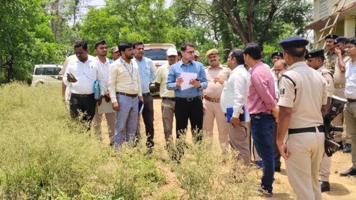 वाणासुर मत्स्य बीज प्रक्षेत्र में बनेगा समेकित एक्वा पार्क, DM ने किया स्थल निरीक्षण
