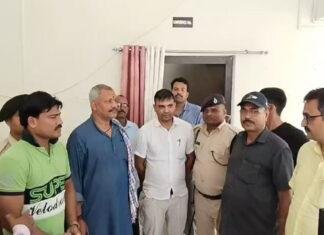 निगरानी विभाग की कार्रवाई जारी, गाड़ी ट्रांसफर के नाम पर रिश्वत लेते लिपिक व एजेंट गिरफ्तार