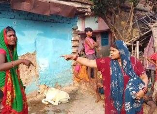 2 बच्चे की मां को पड़ोसी युवक से हुआ प्यार, पति को घर छोड़ प्रेमी संग मंदिर में रचाई शादी