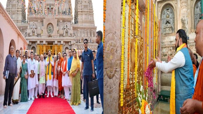 मुख्यमंत्री ने की गयाजी के विष्णुपद, महाबोधि मंदिर व बोधगया मठ में पूजा-अर्चना कर राज्य की सुख, शांति एवं समृद्धि की कामना