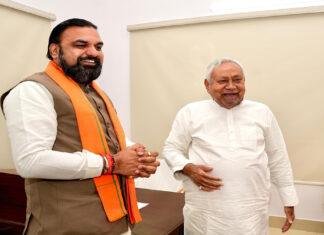 दिल्ली से लौटते ही सीधे नीतीश कुमार के आवास पहुंचे CM सम्राट, की शिष्टाचार मुलाकात