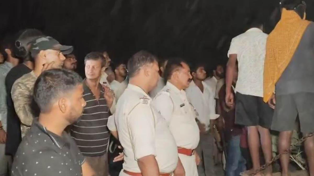 सतर्कता और पुलिस की त्वरित कार्रवाई, 10 बेजुबान मवेशियों को तस्करों के चंगुल से बचाया गया सुरक्षित | 22Scope News Dananpur 2 22Scope News