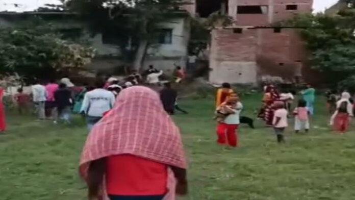 क्रिकेट के दौरान 2 समुदाय के लोगों में मारपीट के बाद स्थिति तनावपूर्ण, पुलिस ने कई युवकों को हिरासत में लेकर की पूछताछ