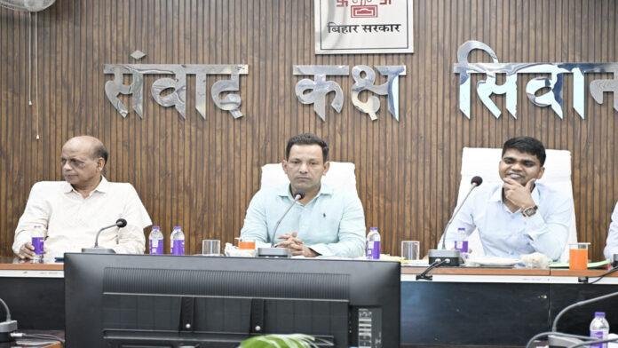 बिहार में औद्योगिक विकास को नई गति देने हेतु उद्योग विभाग की समीक्षा व औद्योगिक इकाइयों का निरीक्षण