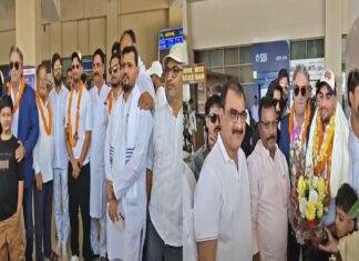 गया एयरपोर्ट पर इंटरनेशनल क्रिकेटर सोहैब खान का भव्य स्वागत, UAE की टीम से खेला था वर्ड कप T20