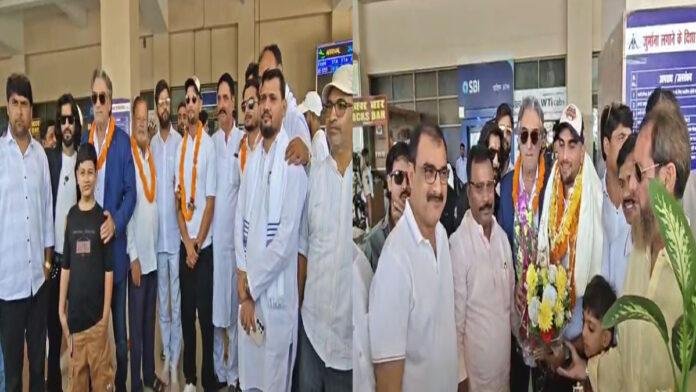 गया एयरपोर्ट पर इंटरनेशनल क्रिकेटर सोहैब खान का भव्य स्वागत, UAE की टीम से खेला था वर्ड कप T20