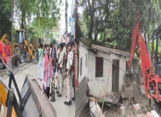 कटिहार में गरजा बुलडोजर, कोर्ट के आदेश पर उजड़े सैकड़ों आशियाने