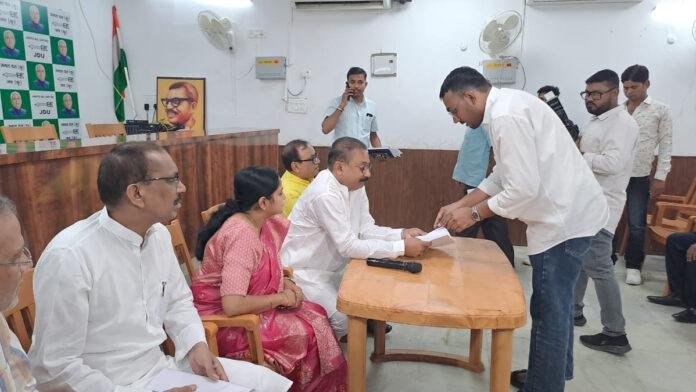 Mantri Ashok Chaudahry मंत्री अशोक ने तेजस्वी पर साधा निशाना, कहा- देश में पेट्रोल-डीजल की कोई कमी नहीं
