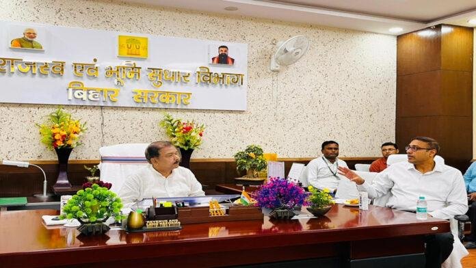 राजस्व महा-अभियान के लंबित आवेदनों के निष्पादन के लिए फिर चलेगा विशेष अभियान - दिलीप जायसवाल