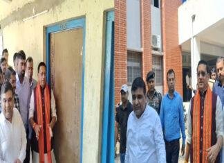 42 साल बाद अपने कॉलेज लौटे मंत्री शैलेंद्र, पुराने हॉस्टल रूम को किया प्रणाम, पुल निर्माण में गड़बड़ी पर दी सख्त चेतावनी