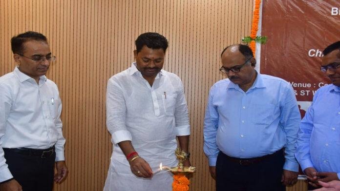 तकनीक आधारित जनजातीय विकास विषय पर एकदिवसीय कार्यशाला का आयोजन