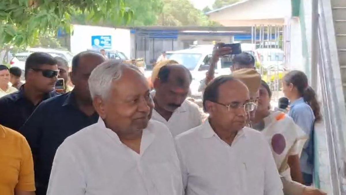 JDU कार्यालय पहुंचे पार्टी के राष्ट्रीय अध्यक्ष नीतीश कुमार, MLC चुनाव को लेकर करेंगे मंथन | 22Scope News Nitish Kumar 1 1 22Scope News