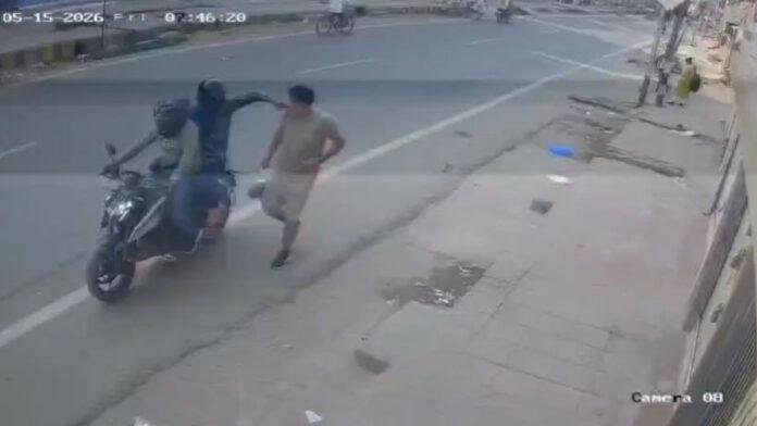 पटना में कोई सुरक्षित नहीं? RJD विधायक के भाई से सुबह-सुबह चेन लूट, हेलमेट वाले बदमाश CCTV में कैद
