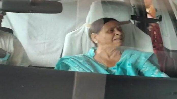 दिल्ली से पटना पहुंचते ही एक्शन में राबड़ी, कहा- नहीं खाली करेंगे बंगला, फोर्स बुलाकर...