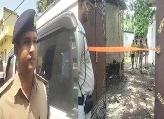 SBI की महुआवा शाखा में खिड़की काटकर चोरी का प्रयास, अपने मंसूबों में सफल नहीं पाए चोर SBI की महुआवा शाखा में खिड़की काटकर चोरी का प्रयास, अपने मंसूबों में सफल नहीं पाए चोर