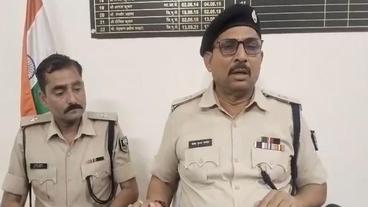 समस्तीपुर पुलिस की बड़ी कार्रवाई, लूट की योजना बनाते हुए अवैध सामान के साथ 3 अपराधी गिरफ्तार | 22Scope News Sam Police 1 22Scope News