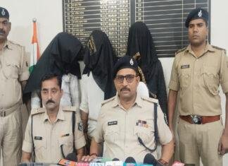 समस्तीपुर पुलिस की बड़ी कार्रवाई, लूट की योजना बनाते हुए अवैध सामान के साथ 3 अपराधी गिरफ्तार