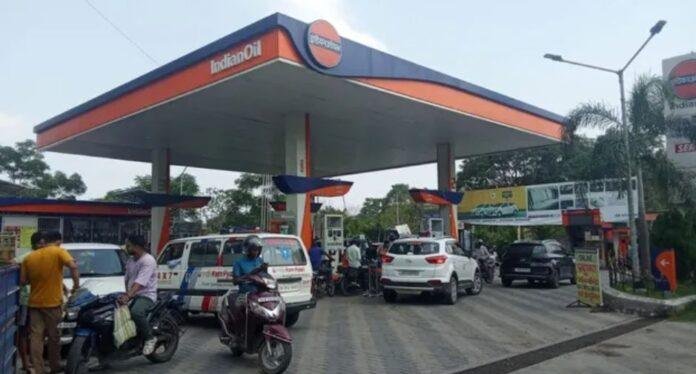 Jharkhand Fuel Crisis: पेट्रोल-डीजल सप्लाई बाधित, रांची समेत कई जिलों के पंप हो रहे Dry