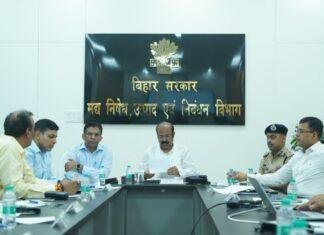 बिहार में Prohibition Law पर सख्ती, मंत्री मदन साहनी ने दिए 100% शराब विनष्टीकरण और तस्करी रोकने के निर्देश