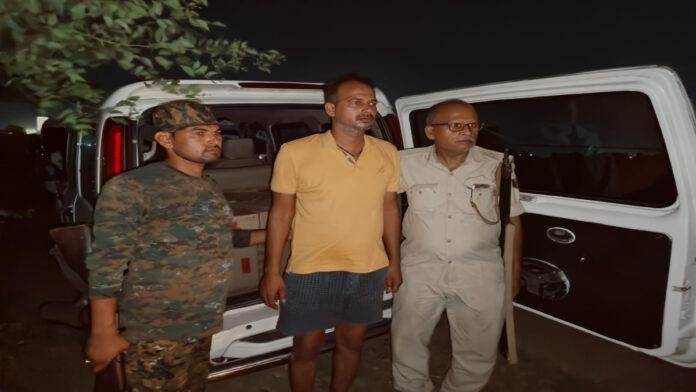 मद्य निषेध व उत्पाद विभाग की बड़ी उपलब्धि, स्कार्पियो से भारी मात्रा में अवैध विदेशी शराब बरामद, तस्कर गिरफ्तार