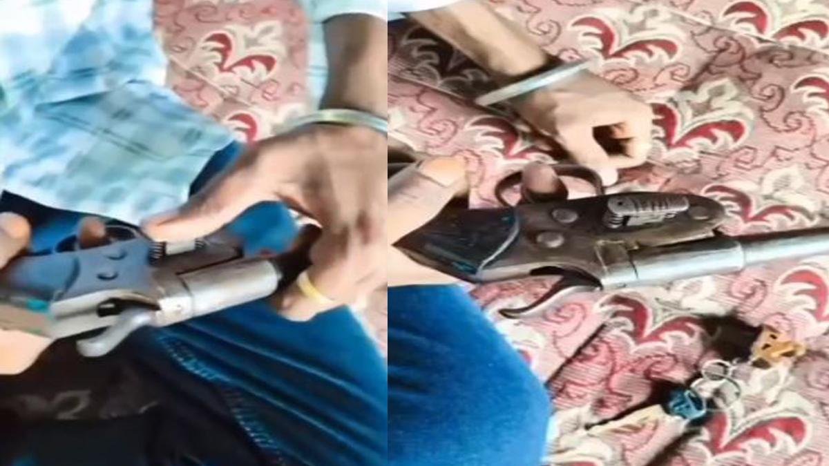 युवाओं के अंदर से पुलिस का खौफ खत्म! हथियार के साथ Video बनाकर Social Media पर कर रहे अपलोड | 22Scope News Betia Pistol 1 1 22Scope News