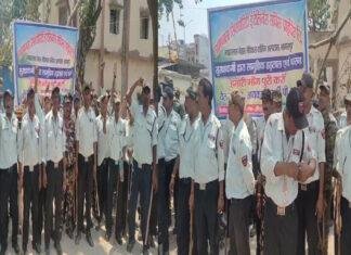 भागलपुर के मायागंज अस्पताल में सुरक्षाकर्मियों का खूनी संग्राम, अधीक्षक कार्यालय के सामने चली लाठियां