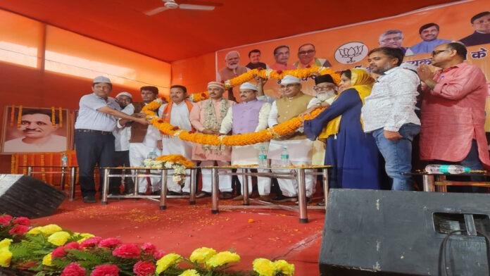 बिहार BJP अल्पसंख्यक मोर्चा के नवनियुक्त प्रदेश अध्यक्ष मोहिबुल हक ने हजारों कार्यकर्ताओं की मौजूदगी में संभाला दायित्व
