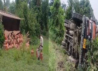 बड़ा हादसा टला, NH-31 पर गैस सिलेंडरों से लदा टैंकर पलटा, मची अफरा-तफरी