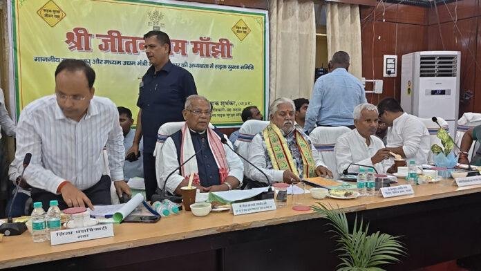 Manjhi-Prem रोड सेफ्टी बैठक में भड़के नेता, कहा- साल भर बाद मीटिंग करना अच्छी बात नहीं