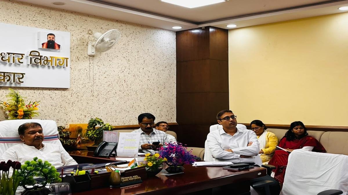 Minister Dr. Dilip Jaiswal 2 22Scope News