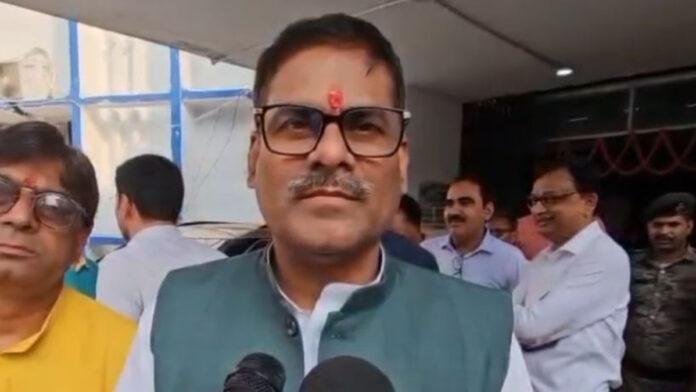 मंत्री प्रमोद कुमार का सिब्बल पर हमला, कहा- भारत पसंद नहीं तो पाकिस्तान चले जाएं, बनवा देंगे पासपोर्ट