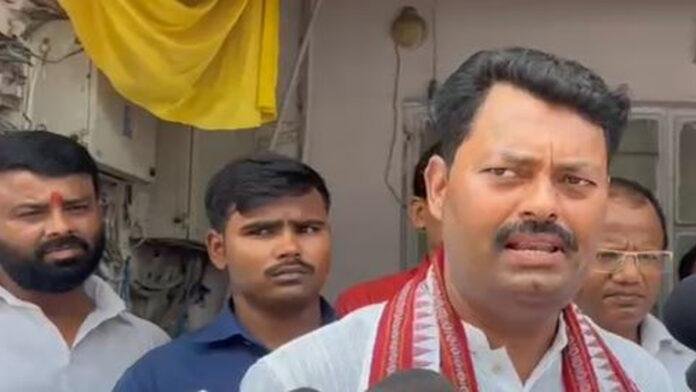 मंत्री लखेंद्र का बड़ा ऐलान, कहा- अब कानून का चलेगा डंडा, राबड़ी आवास खाली नहीं हुआ तो होगी कार्रवाई