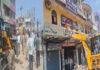 मोतिहारी में बुलडोजर एक्शन, छतौनी चौक से ढाका रोड तक चला अतिक्रमण हटाओ अभियान