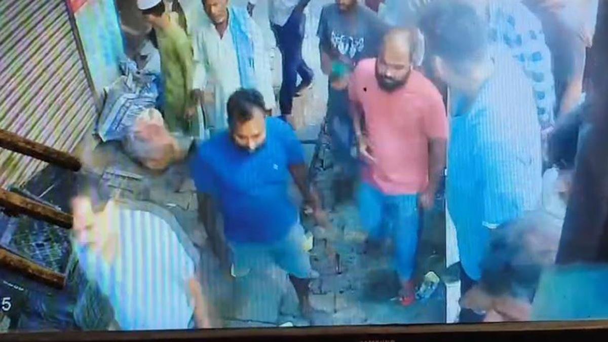 Motihari Police Fruit Seller 1 22Scope News