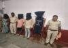 आम्रपाली ज्वेलर्स लूटकांड : पुलिस ने किया खुलासा, 33 लाख के आभूषण व हथियार के साथ 4 गिरफ्तार