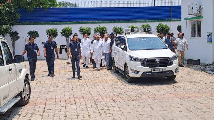 अचानक JDU कार्यालय पहुंचे नीतीश कुमार, कर्पूरी सभागार में खुद सुनीं लोगों की समस्याएं