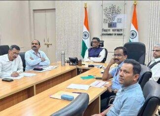 NEET Re-Exam 2026: बिहार में सुरक्षा के अभूतपूर्व इंतजाम, वायु सेना पहुंचाएगी प्रश्न पत्र, छात्रों को मिलेगी मुफ्त यात्रा NEET Re-Exam 2026: बिहार में सुरक्षा के अभूतपूर्व इंतजाम