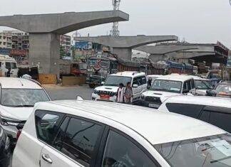 Jamshedpur News: मानगो फ्लाइओवर का निरीक्षण करने पहुंचे मंत्री सतीश चंद्र दुबे