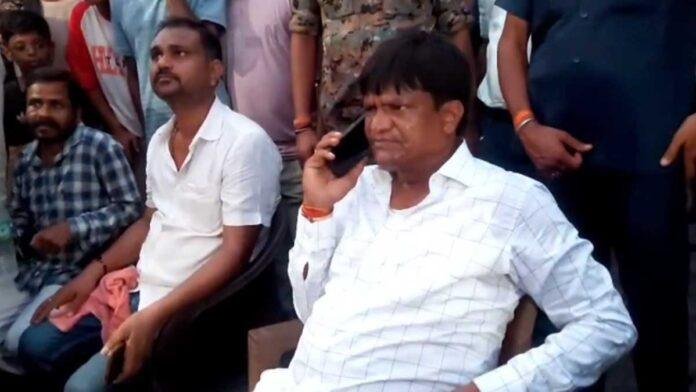 Dhanbad News: झरिया पहुंचते ही एक्शन में दिखे सांसद ढुल्लू महतो